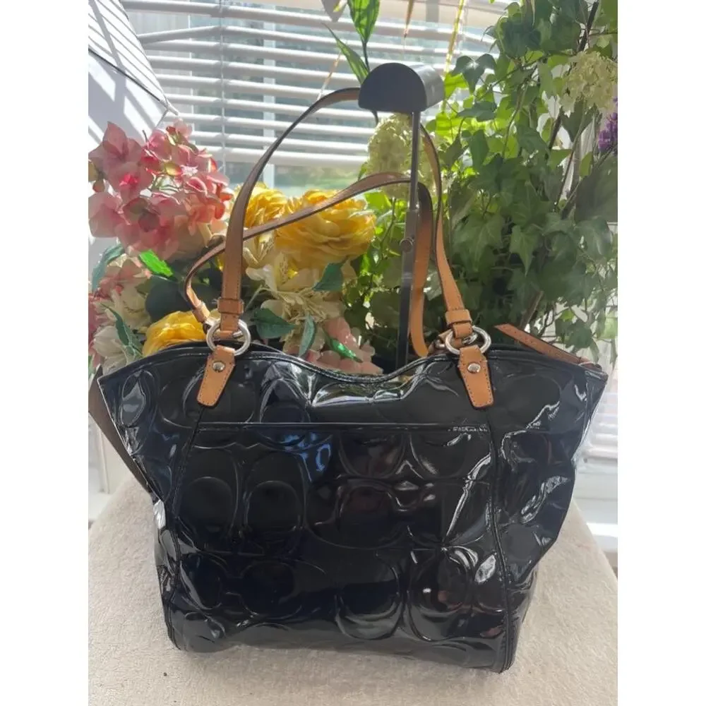 COACH black Embossed Patent Leather Tote Bag F14663 PU220